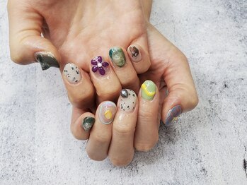 イビズ 新宿店(eviz)/個性派ネイル