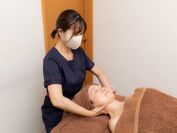 ルメアプロデュースド バイ ドクターメディヘッド(Lumea produced by Dr MediHead)の写真/オイルマッサージで辛い部分を徹底的にほぐし、老廃物の排出を促進×血流UP。リラクゼーションにも◎