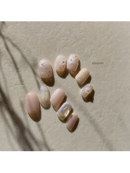 シルニー リム(Silny rim)/アシンメトリーニュアンスネイル