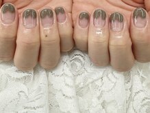 ハニービービー(Honey Bee Bee)/ハートフレンチネイル