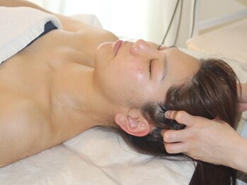 スロウ(THROW)/インディバ×整顔小顔矯正