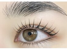 韓国風束感や根元から毛先までしっかりラッシュリフトも人気！