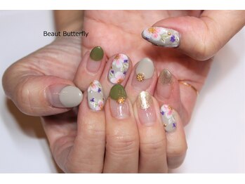ネイルサロンスクール ビュートバタフライ 町田店(BEAUT BUTTERFLY)/押し花とペイントフラワーネイル