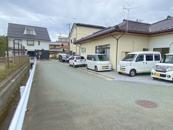 ソワカ(SOWAKA)/公園にそって進みます