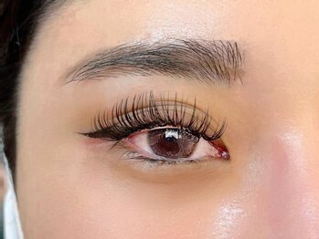 BBG 上野店の写真/自まつ毛が少ない方も満足なボリューム感を実現♪負担を抑えた高技術と丁寧な施術でモチの良さに定評あり◎