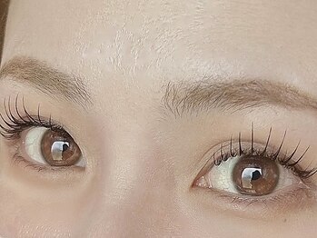 キーニイマルニ(key202)の写真/最旬のトレンドからナチュラルまで、好印象なお目元をご提案♪韓国風束感のトレンドを抑えたデザインも◎