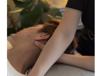 メンズ脱毛＆ヘッドスパ MEN'S with Lilina. 新横浜［ヒゲ脱毛/全身脱毛/VIO脱毛］/ドライヘッドスパ　マッサージ