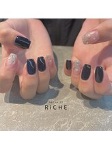 リッシュ(RICHE)/ネイビー×透明感ラメネイル