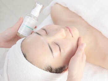 アネラ(ANELA)/15.お顔全体をオイルマッサージ