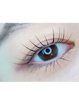 ナチュラル上品な目元にしたい