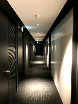 おなかちゃん 大阪本町店/当建物の廊下