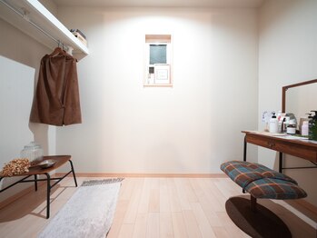 ベーシック アンバー(BASIC×AMBER)/ドレッサールーム