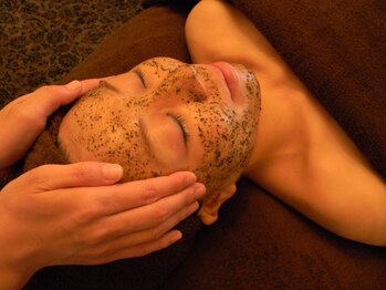 トータルビューティーサロン リシア(Recia)の写真/【話題◎REVIハーブピーリング】本気の肌質改善を目指す方必見！美しい陶肌を是非手に入れてください♪