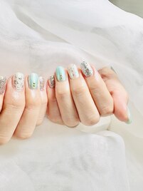 担当Yukino定額デザインネイル