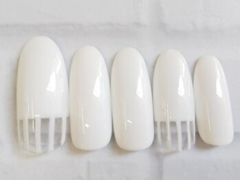 ネイルサロンセレーネ(Selene)/ホワイトストライプネイル