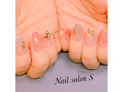 Nail salon S