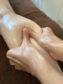 サクランボ(SAKURAMBO)/承山　ツボの名前　アロマリンパ