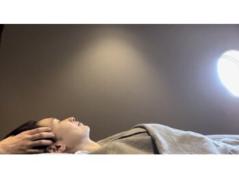 ククープラス(COU COU+)/ヘッドマッサージでリフトアップ