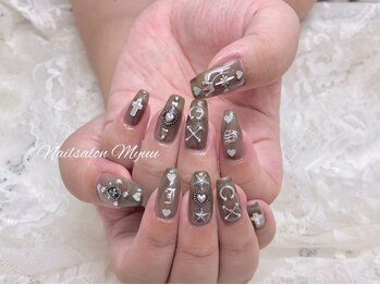 ネイルサロン ミュウ 池袋店(nailsalon Myuu)の写真/スタッフ全員高技術者★モチの良さの秘訣は、上級者~初心者まで満足させる妥協を許さない技術力!