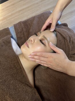 ジュリア(JULIA)/フェイスラインのたるみを改善☆