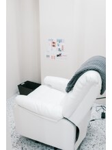 ロレインブロウ 茨木駅前店/茨木市| 完全個室眉毛サロン