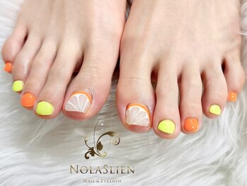 ノーラスリエン 銀座(NOLASLIEN)の写真/《足元から上品オーラを纏う》大人のケア重視型フットネイル。サンダルに映える"大人可愛いデザイン"