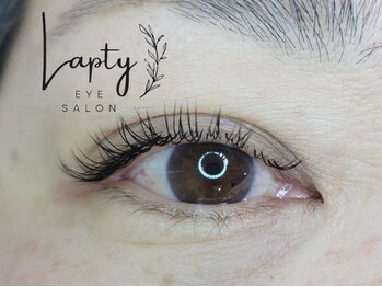 Lapty 【マツエク/まつ毛パーマ】の写真/最新技術ダイアナラッシュで1.5倍のモチ♪目力UPで憧れeye★自まつ毛が短い・細いといったお悩みを解決！