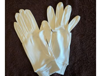 ハートチャクラ 自由が丘(HeartChakra)/シルク手袋を使用