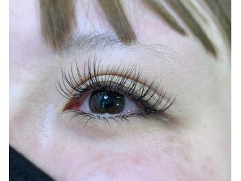 ウミカサロン(Umika Salon)/マツエク上下つけ放題