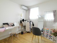 エクラタンルーム(eclatant room)/サロン内観