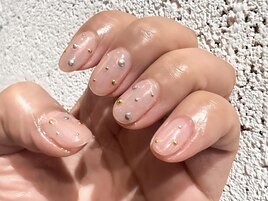 シンプルメタルドットネイル