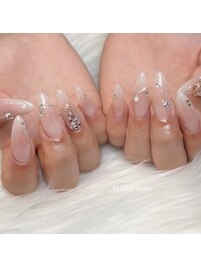 ちゅるんキラキラチークネイル♪