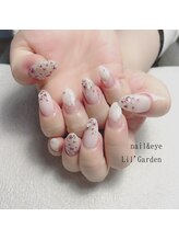 リルガーデン 新宿南口(Lil' Garden)/ホワイト×押し花ネイル