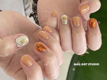 ネイルドットスタジオ 堺筋本町(NAIL DOT STUDIO)/チューリップとハートホロ