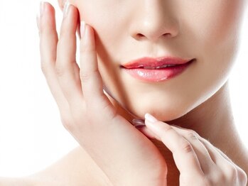 マカロン(Macaron)の写真/韓国発祥"最新たるみケア"チタニウムリフトで、肌トーンアップ！どこから見ても美しいフェイスラインへ♪