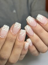 ウズ(UZU)/ホワイトゼブラネイル