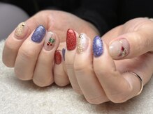 季節感のあるデザインも多数ご用意（お花・ニュアンスアート）