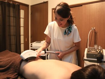 ラ シルク(La silk)/メンス脱毛施術風景