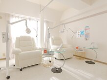 スタンド 尼崎武庫之荘店(STAND)の雰囲気（サロン内。2人同時照射やプライベート空間にもなる。）