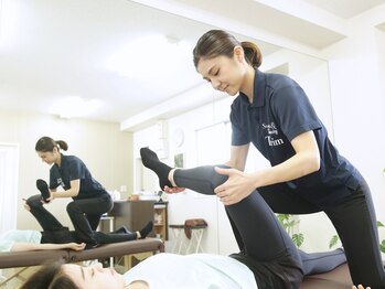 チュラメイキング(Chura Making)の写真/猫背や反り腰でスタイルが崩れて見える…そんなお悩みに◎ストレッチ&ピラティス90分¥4,400で美しい姿勢へ