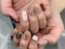 イビズ 新宿店(eviz)/アシメネイル
