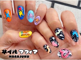 左右非対称盛りネイル