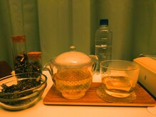 よもぎ天国 四谷店の雰囲気（嬉しいハーブティー、お水付き）