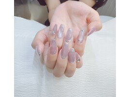 透明感シルバー大人可愛いネイル