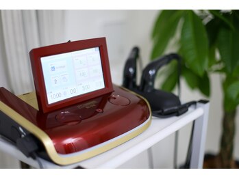 カラスマプラス(karasuma+)/最新施術機器(1)