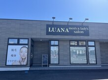 ルアナ(LUANA)の雰囲気（黒とゴールドの看板が目印です★）