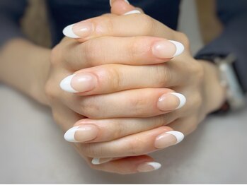 レノヴィア(Re:novia)の写真/オフィスネイルやシンプル派の方に♪丁寧な施術でネイル初心者にもオススメ☆理想の爪先に仕上げます◎