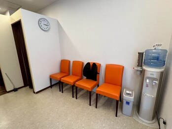 カラダファクトリー 浅草橋店/浅草橋店の待合いです♪