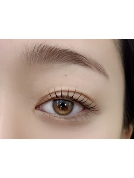 ナチュラル上品な目元にしたい