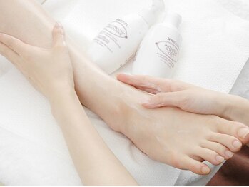 ヴァンネイル(VINGT NAIL nail&eye beauty)/ つま先・足裏～膝下までケア☆